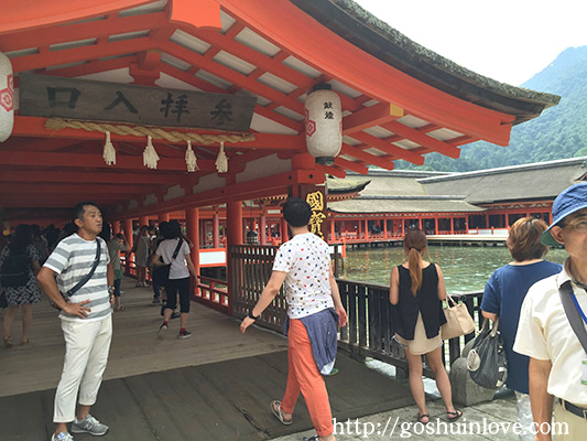 神社回廊入口