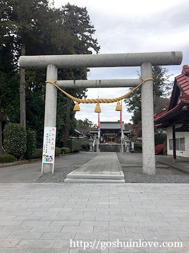 正面境内の鳥居