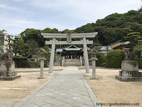 二の鳥居と全景