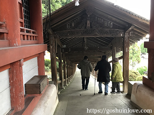 回廊の入り口